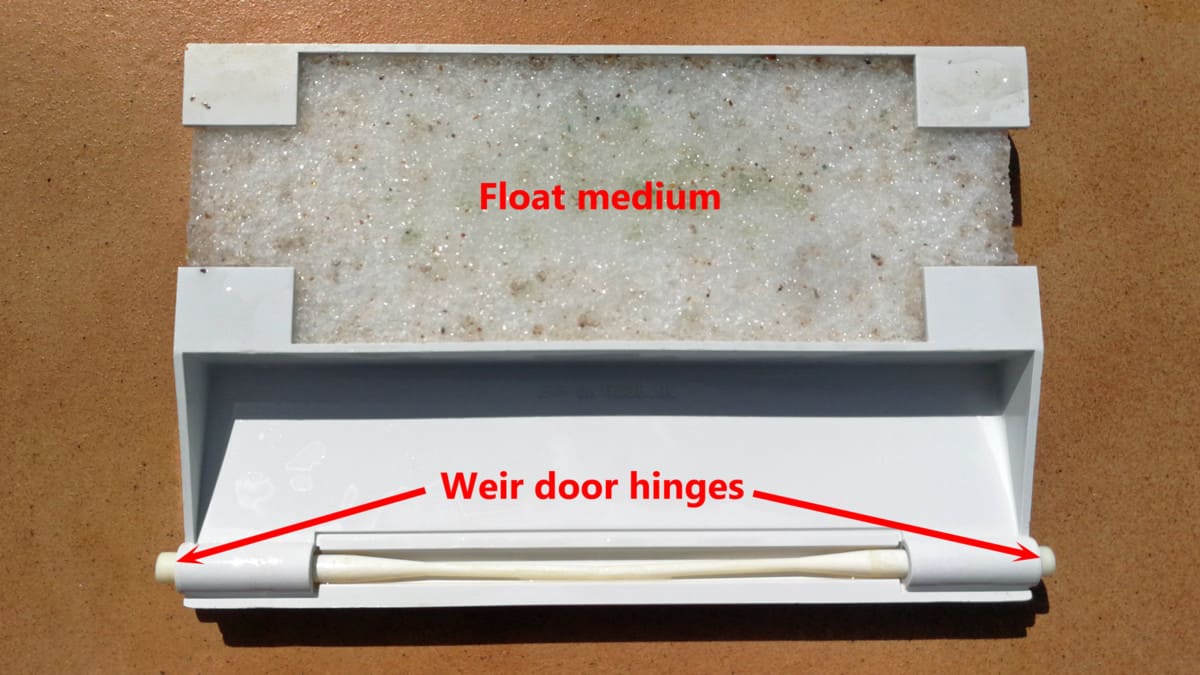 What Is a Pool Skimmer and What Does a Pool Skimmer Do?