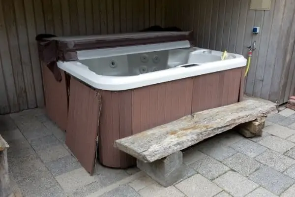 How to Empty a Hot Tub - Four Easy Ways 3