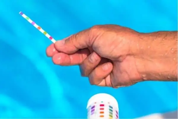 will baking soda lower chlorine level in pool