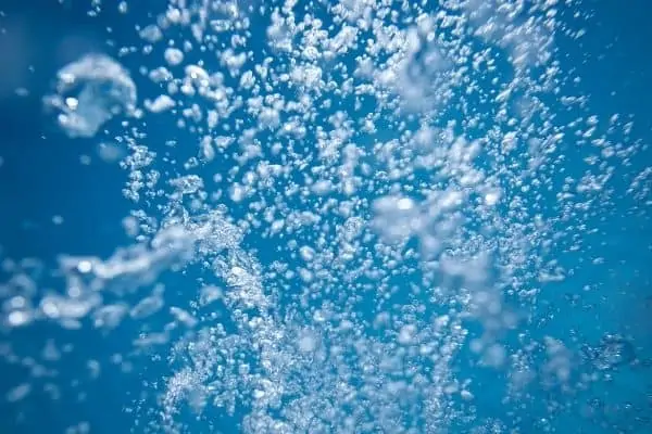 air bubbles in pool jets
