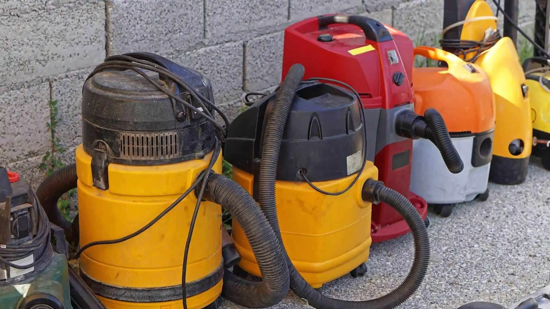 Using a Shop Vac to Clean a Pool 