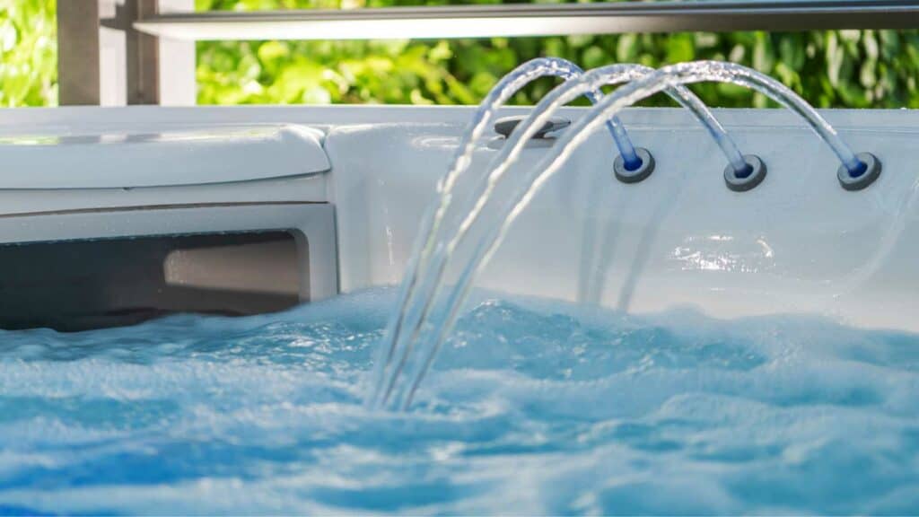 correct hot tub water level