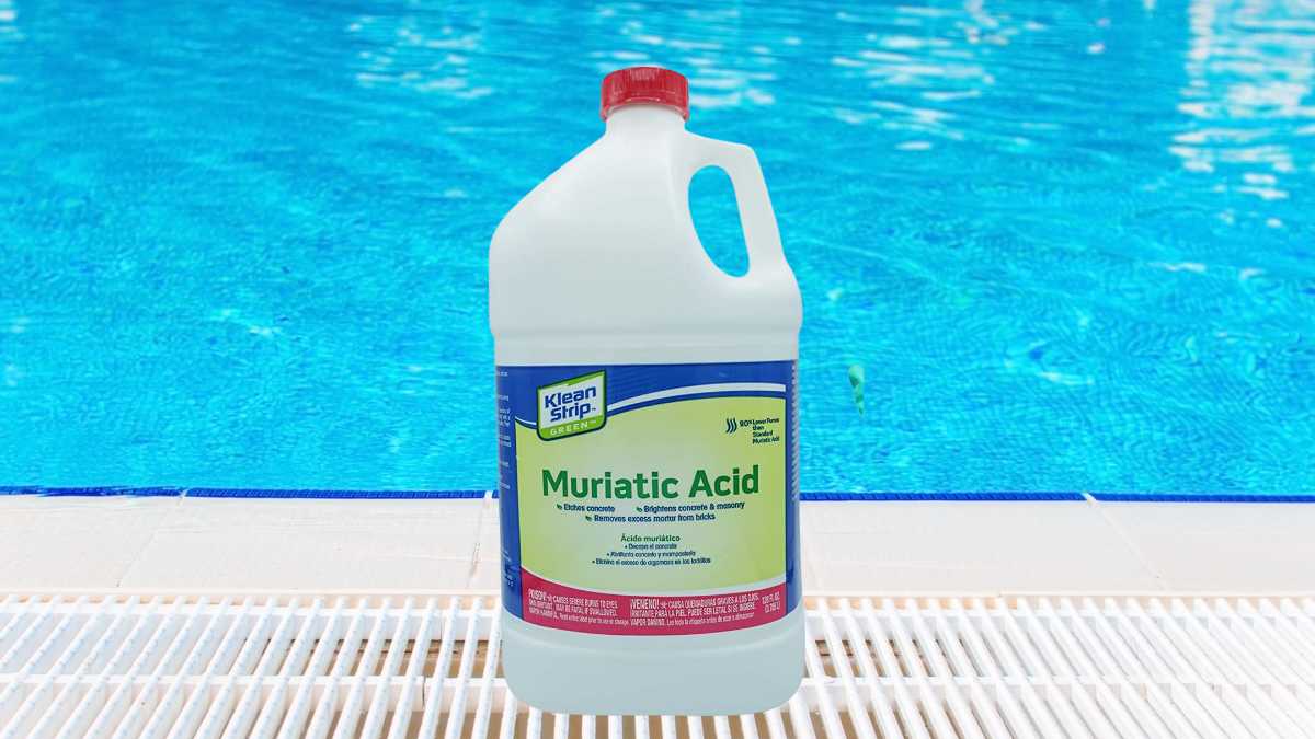 What does muriatic acid do for a pool