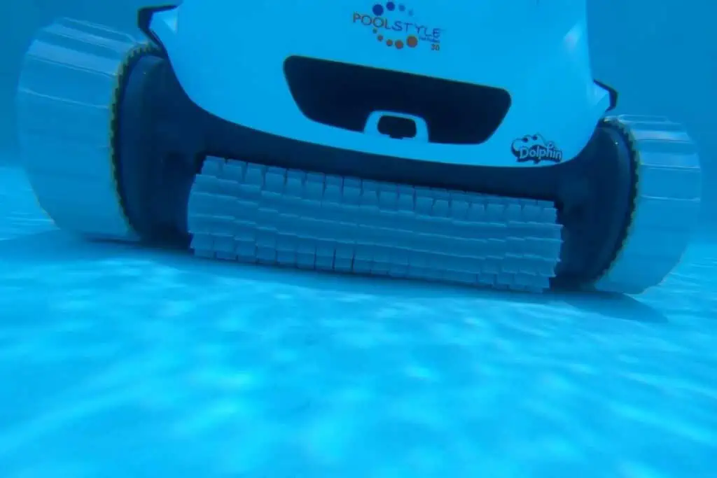 How Robotic Pool Cleaners Work