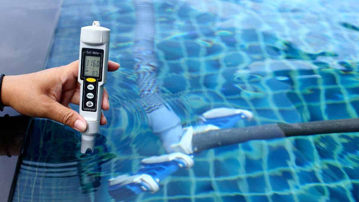How much salt to add to pool
