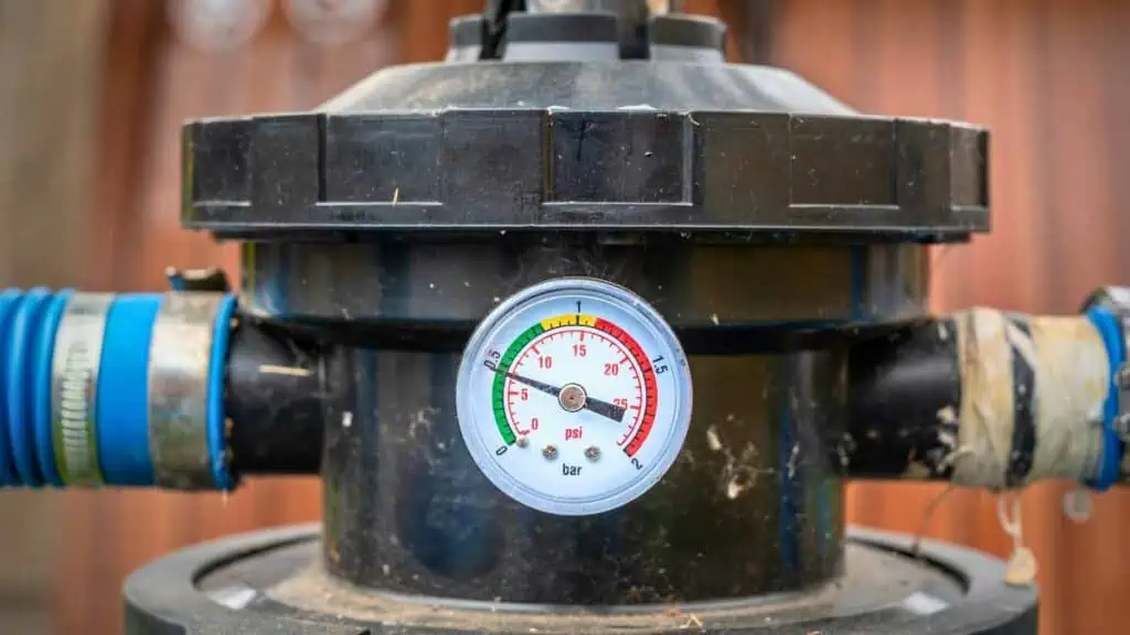 What Should the Pool Filter Pressure Gauge Read? 1