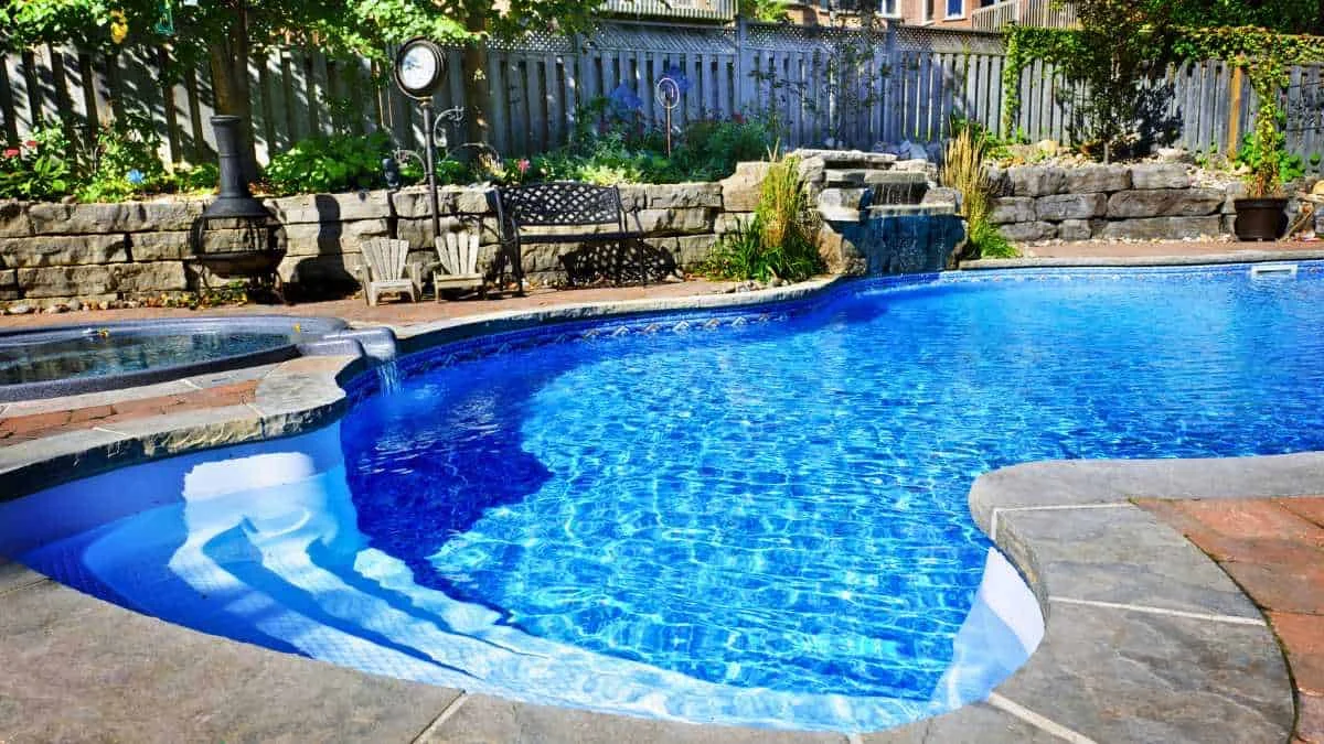 Lower Cyanuric Acid Levels in pool